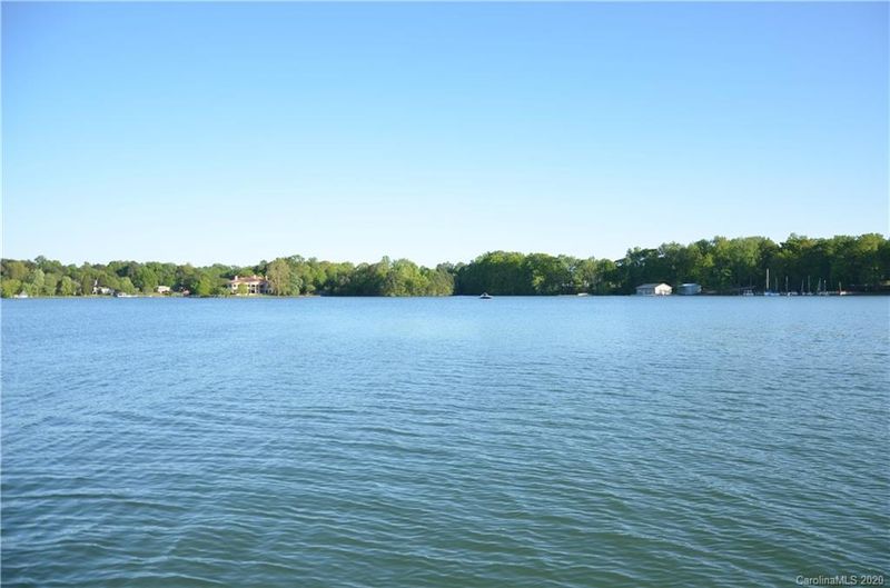 139 Travis Pointe Dr, Mooresville, NC 28117