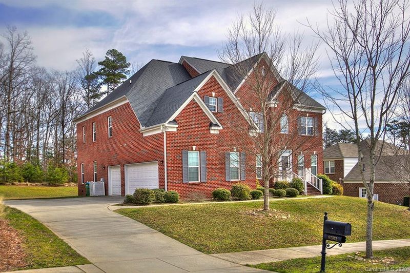 9383 Leyton Dr, Harrisburg, NC 28075