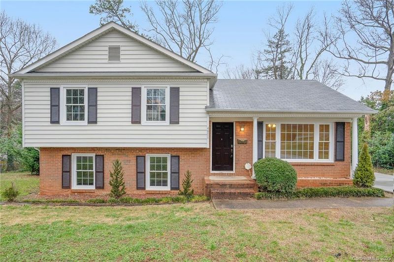 4801 Pandora Ct, Charlotte, NC 28212
