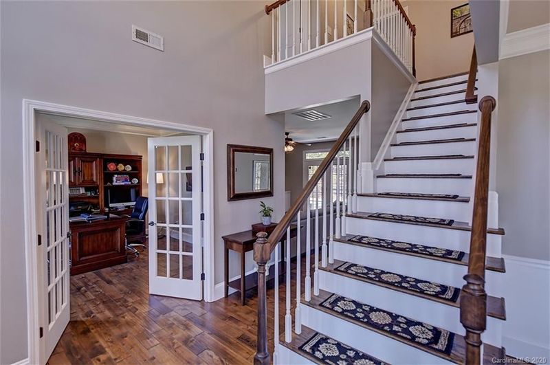 217 Hampden Ln, Matthews, NC 28105
