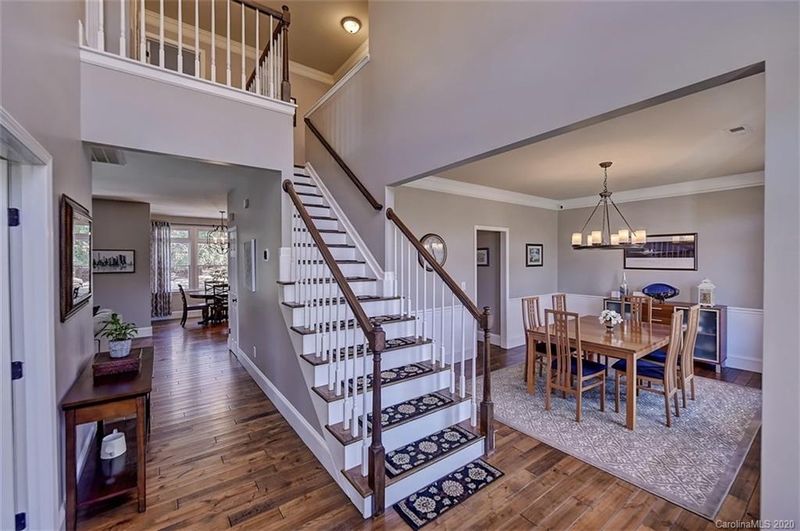 217 Hampden Ln, Matthews, NC 28105