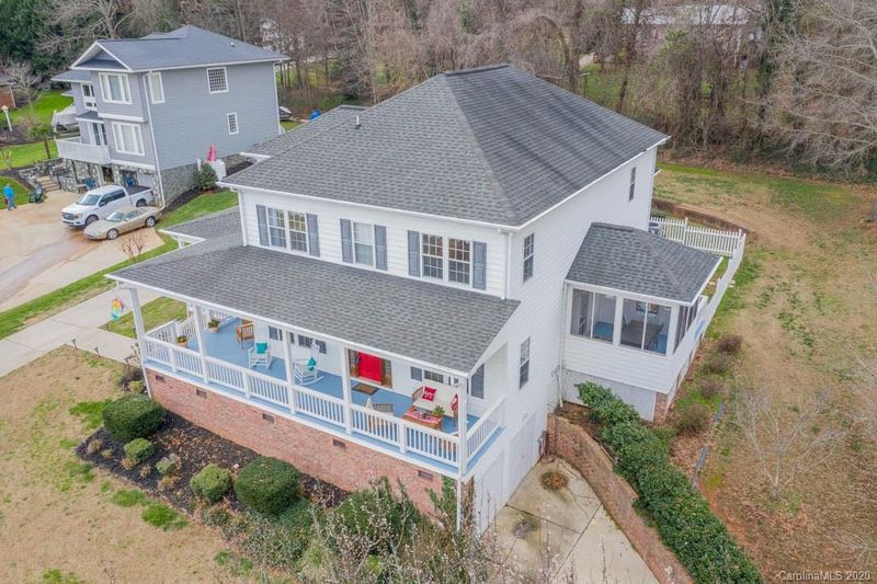 4913 Moonlite Bay Dr, Sherrills Ford, NC 28673