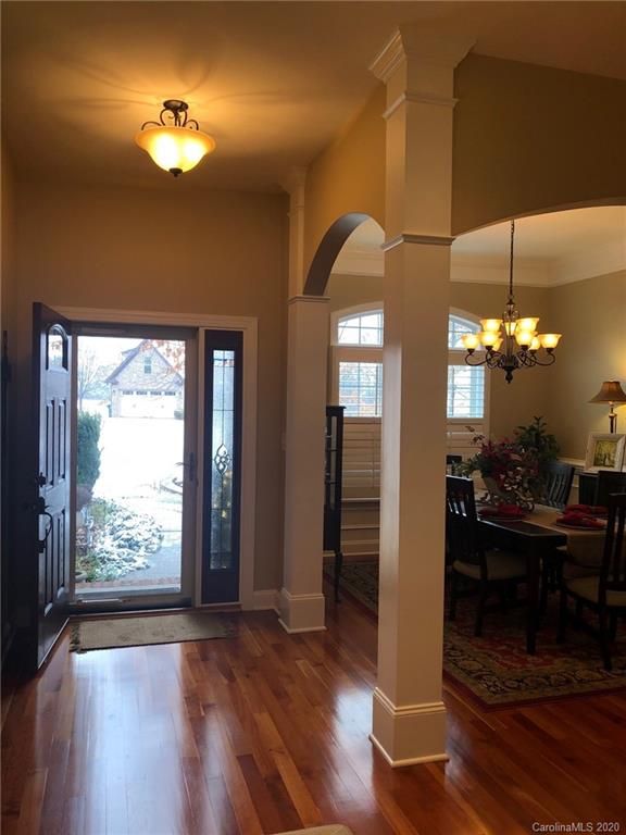 5146 Orchard Park Dr, Hickory, NC 28602
