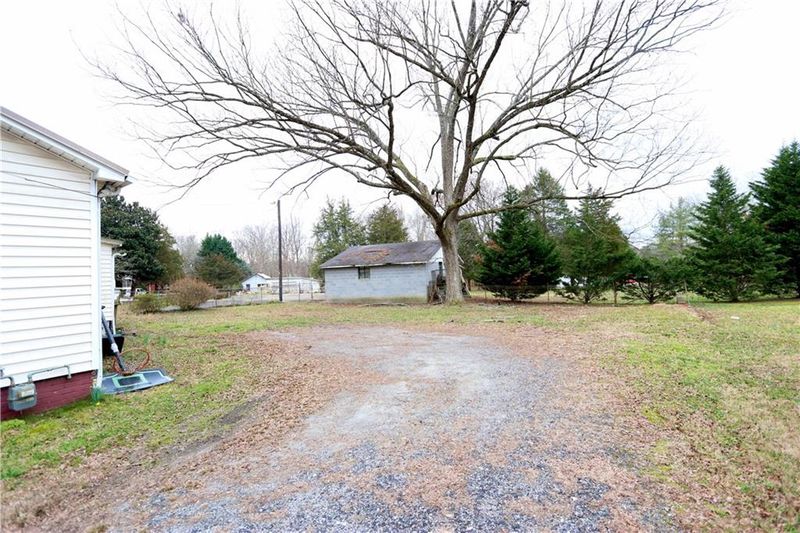 2045 16th St, Hickory, NC 28601