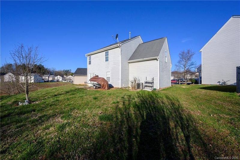 9308 Dewey Dr, Charlotte, NC 28214