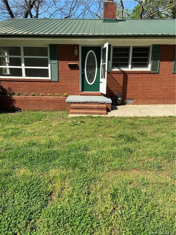 812 S Cedar St, Lincolnton, NC 28092