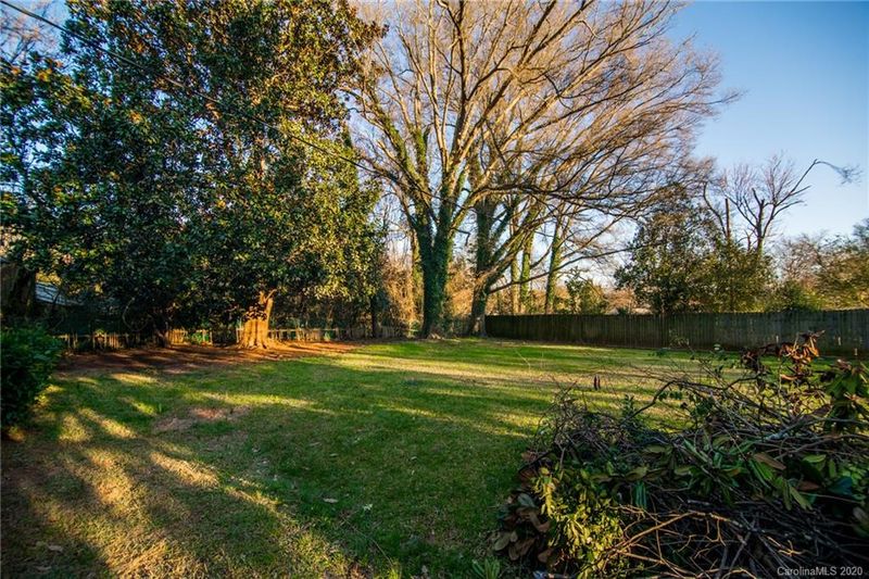 6226 Barcliff Dr, Charlotte, NC 28212