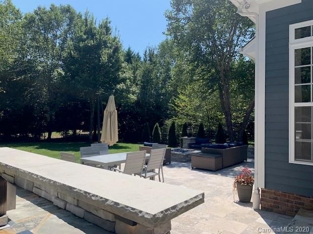 834 Brooks Mill Dr, Tega Cay, SC 29708
