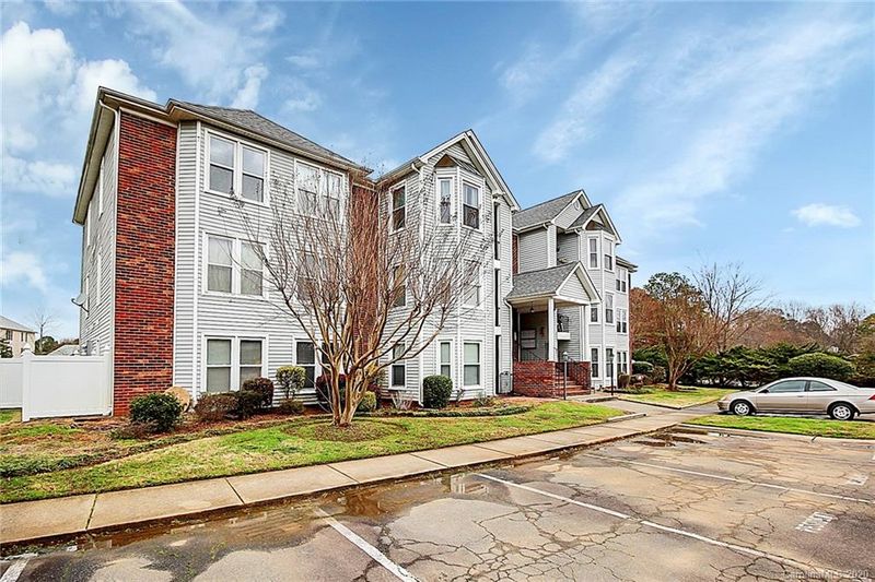 10237 Rose Meadow Ln, Charlotte, NC 28277