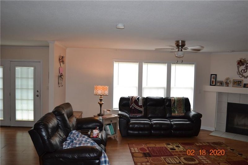 405 2nd St NE, Conover, NC 28613