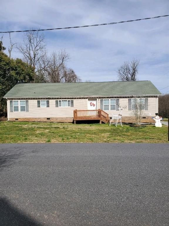 405 2nd St NE, Conover, NC 28613