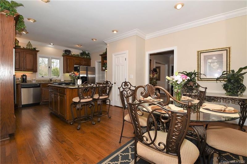 8408 Strawberry Ln, Charlotte, NC 28277