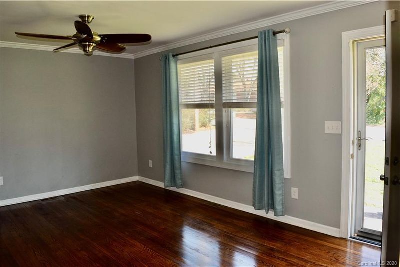 1213 Golf Course Dr, Gastonia, NC 28054