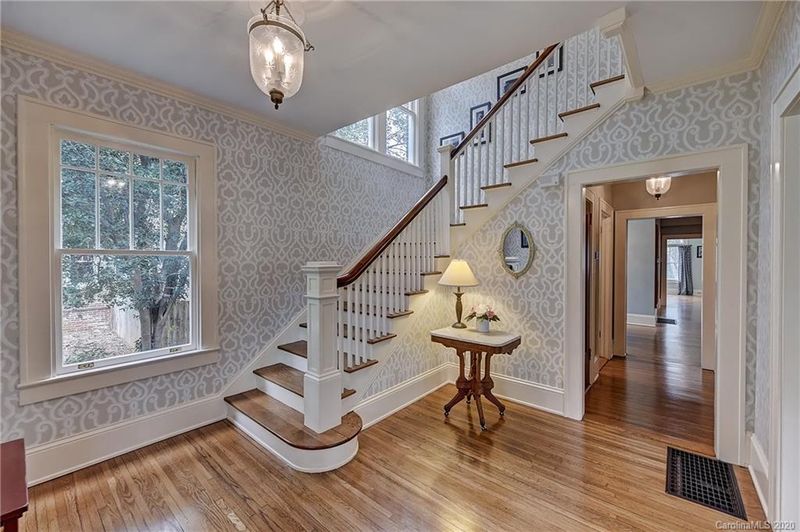 800 Henley Pl, Charlotte, NC 28207