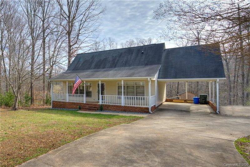 254 Ashebrook Park Rd, Dallas, NC 28034
