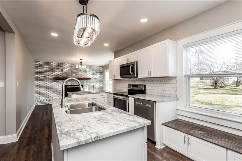 139 13th Ave NW, Hickory, NC 28601