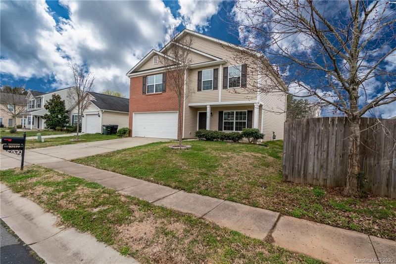 10119 Turkey Point Dr, Charlotte, NC 28214
