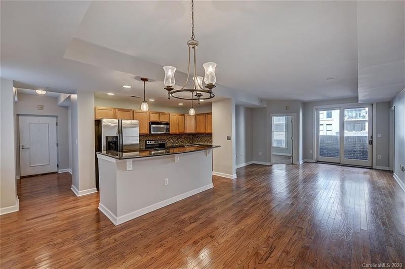 718 W Trade St #301, Charlotte, NC 28202