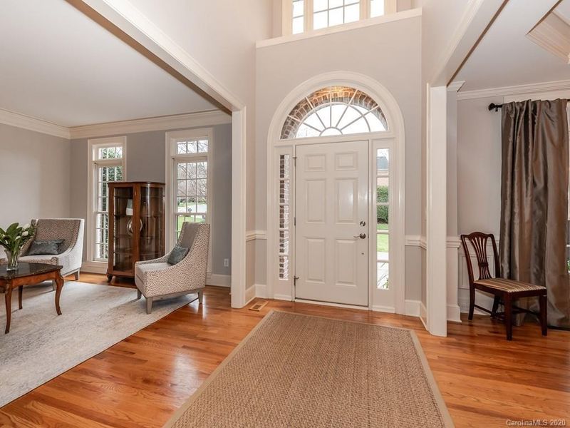 11203 Creek Pointe Dr, Matthews, NC 28105