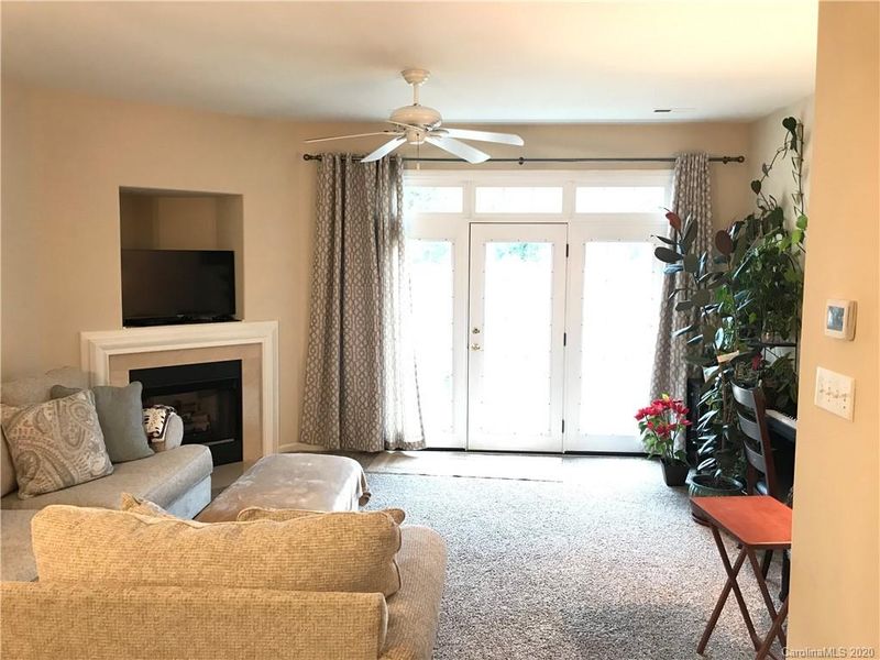 8348 Carob Tree Ln, Charlotte, NC 28215