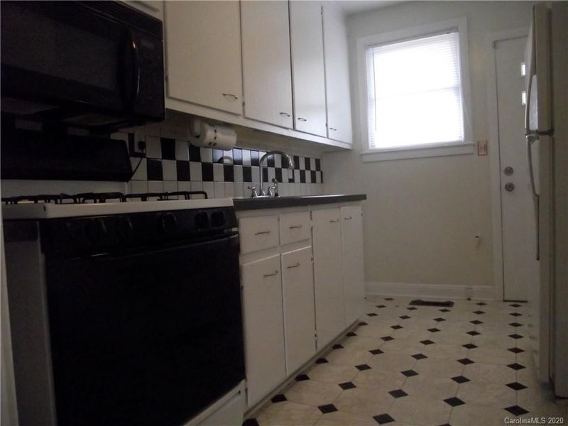 1114 E Park Dr, Gastonia, NC 28054