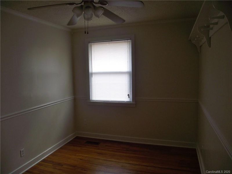 1114 E Park Dr, Gastonia, NC 28054