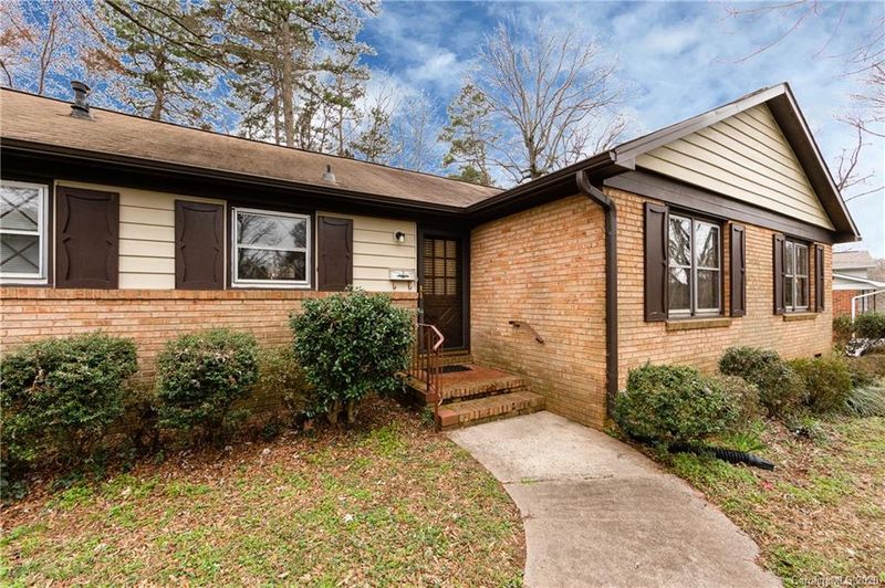 5020 Greenbrook Dr, Charlotte, NC 28205