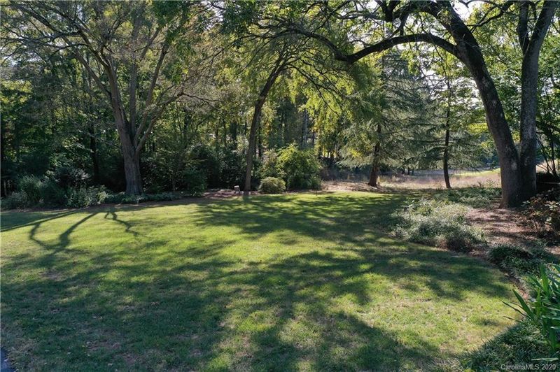 3022 Sharon Rd, Charlotte, NC 28211