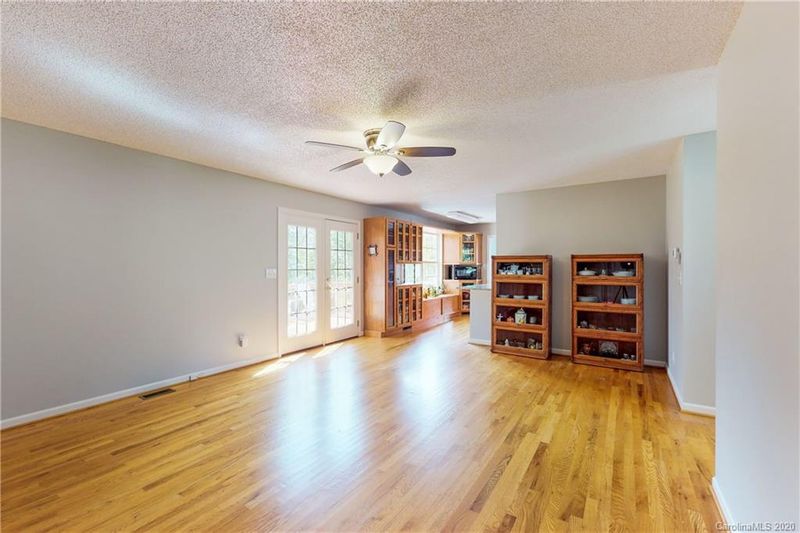 1578 Angela Ct, Lincolnton, NC 28092