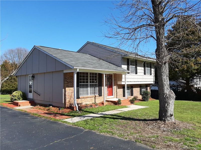 204 King Henry Ln, Gastonia, NC 28056
