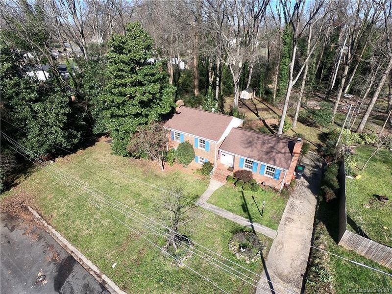 633 Shawnee Dr, Charlotte, NC 28209