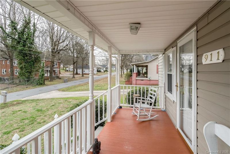 911 W B St, Kannapolis, NC 28081