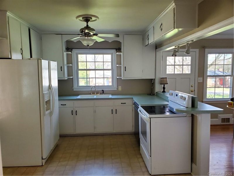 118 Oak Trl, Belmont, NC 28012