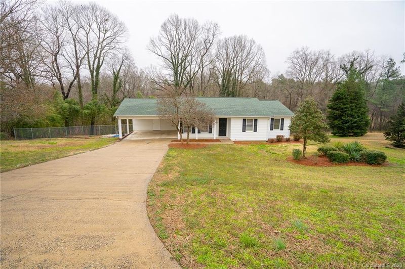 1088 Carpenter Dr, Lincolnton, NC 28092