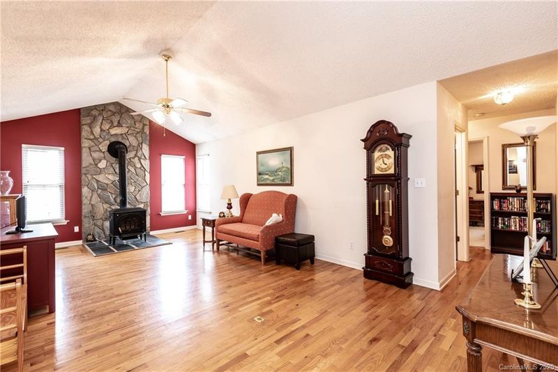 4647 Ransom Dr, Conover, NC 28613