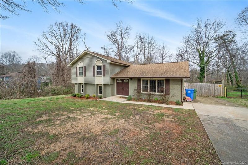 2420 Essen Ln #8, Gastonia, NC 28054