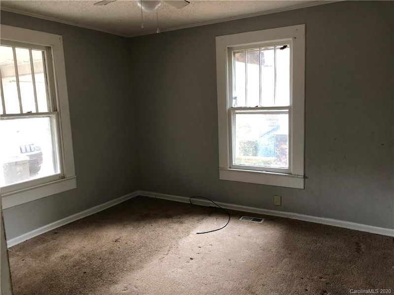 645 E Front St #15, Statesville, NC 28677