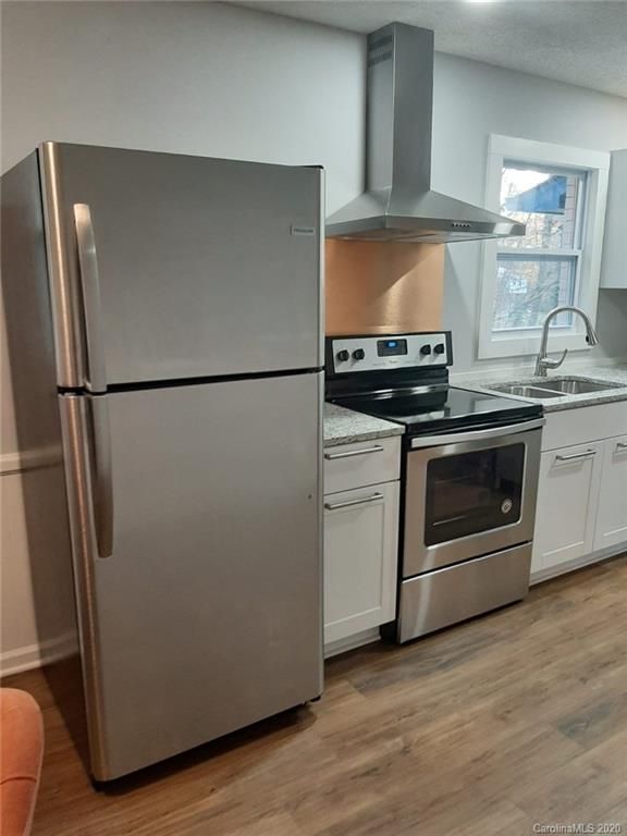 5615 Southampton Rd, Charlotte, NC 28217