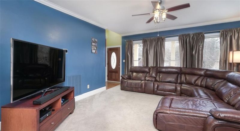 204 28th Ave NW, Hickory, NC 28601