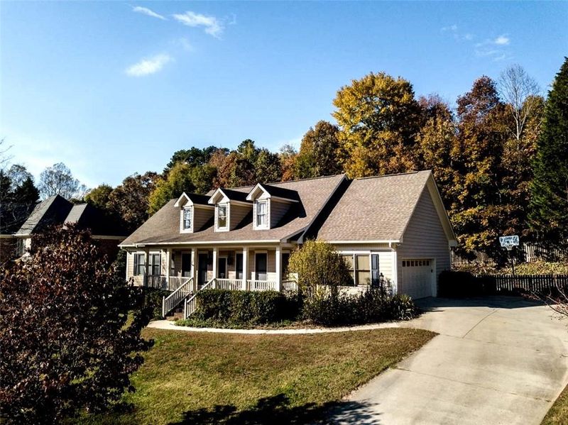204 28th Ave NW, Hickory, NC 28601