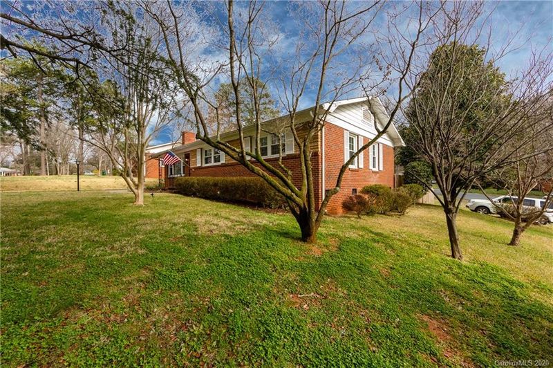 2300 Lanier Ave, Charlotte, NC 28205