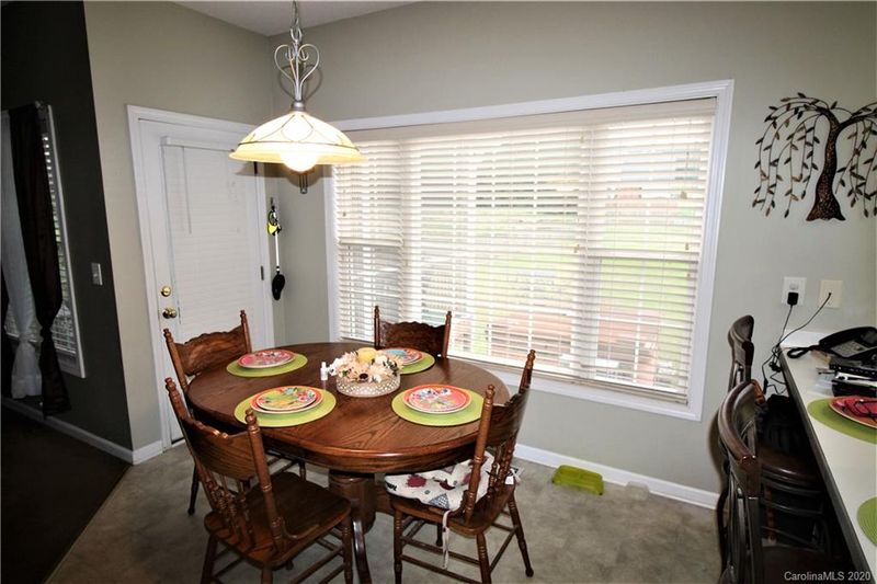 721 Summey Farm Dr, Dallas, NC 28034