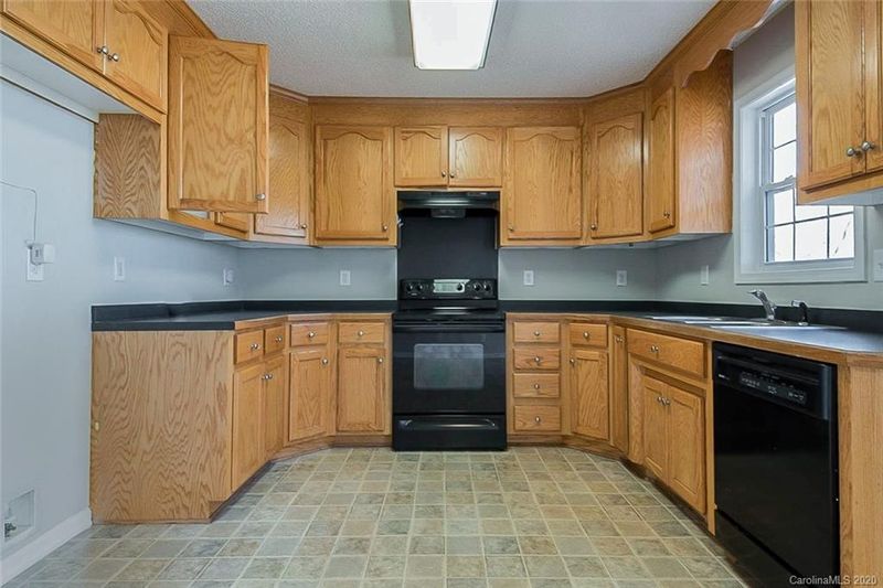 928 Brooklee Dr, Kings Mountain, NC 28086