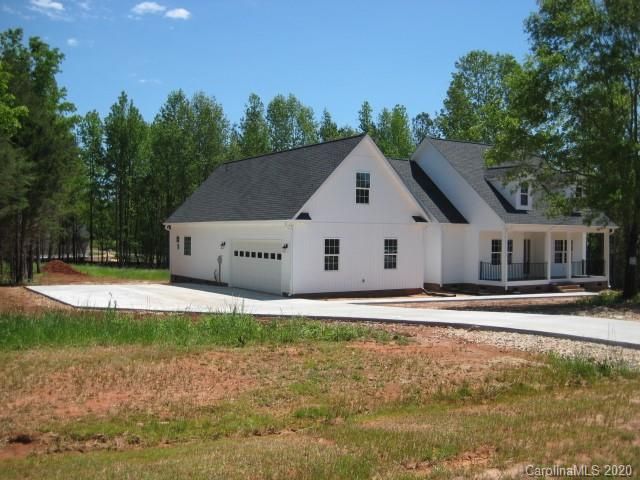 2561 Moon Creek Ln, Clover, SC 29710