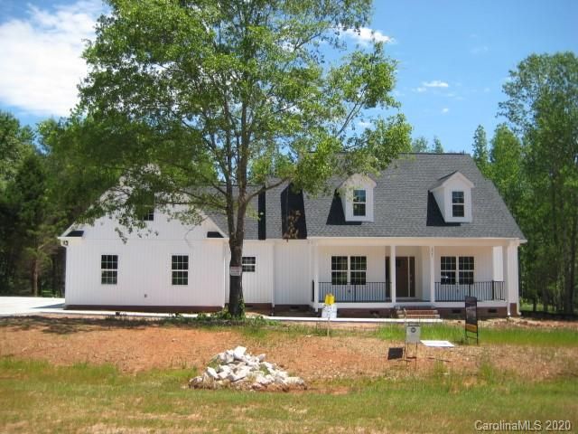 2561 Moon Creek Ln, Clover, SC 29710