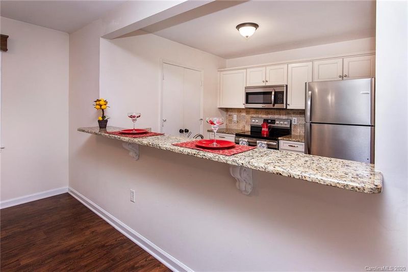 701 E 19th St, Charlotte, NC 28205