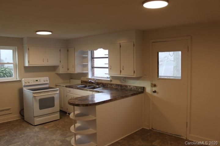 748 8th Ave SE, Hickory, NC 28602