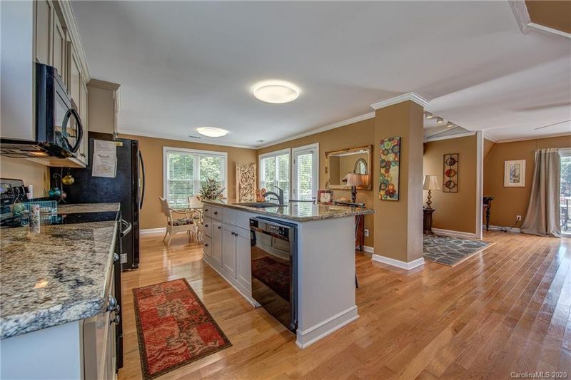4689 Mccorkle Ln, Sherrills Ford, NC 28673