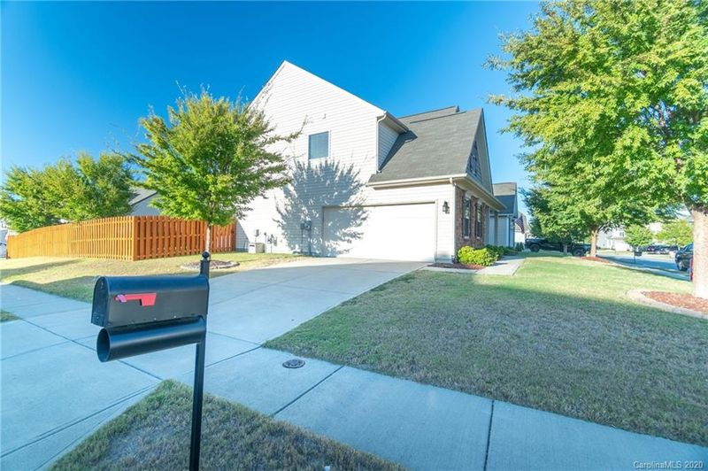 3003 Berry Creek Rd, Charlotte, NC 28214