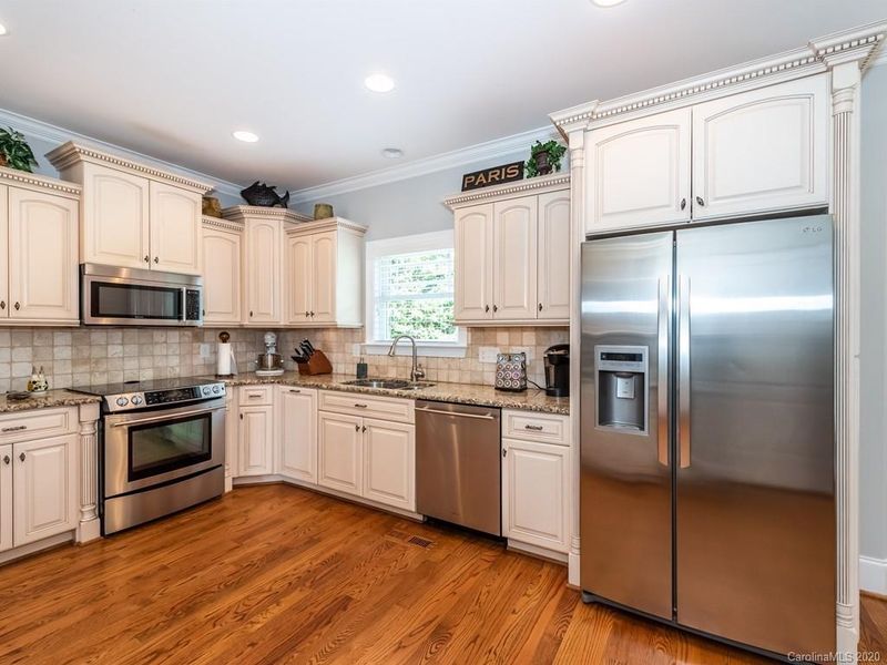 9120 Butterfly Ct, Gastonia, NC 28056